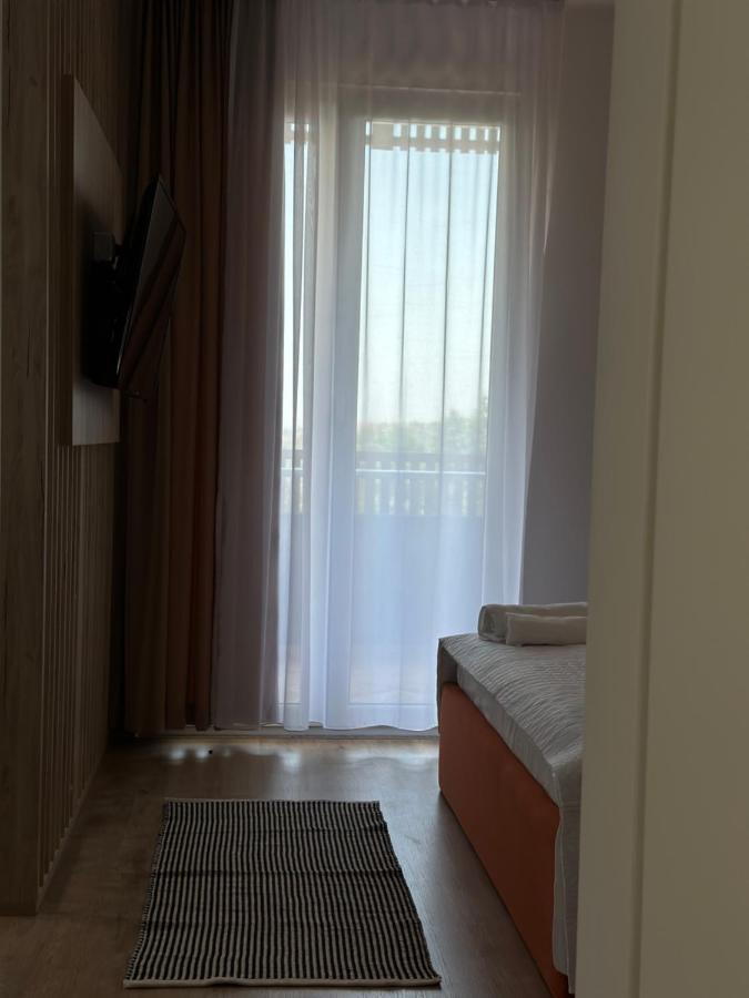 Hotel Restaurant Natyra E Qete Lezhë Dış mekan fotoğraf