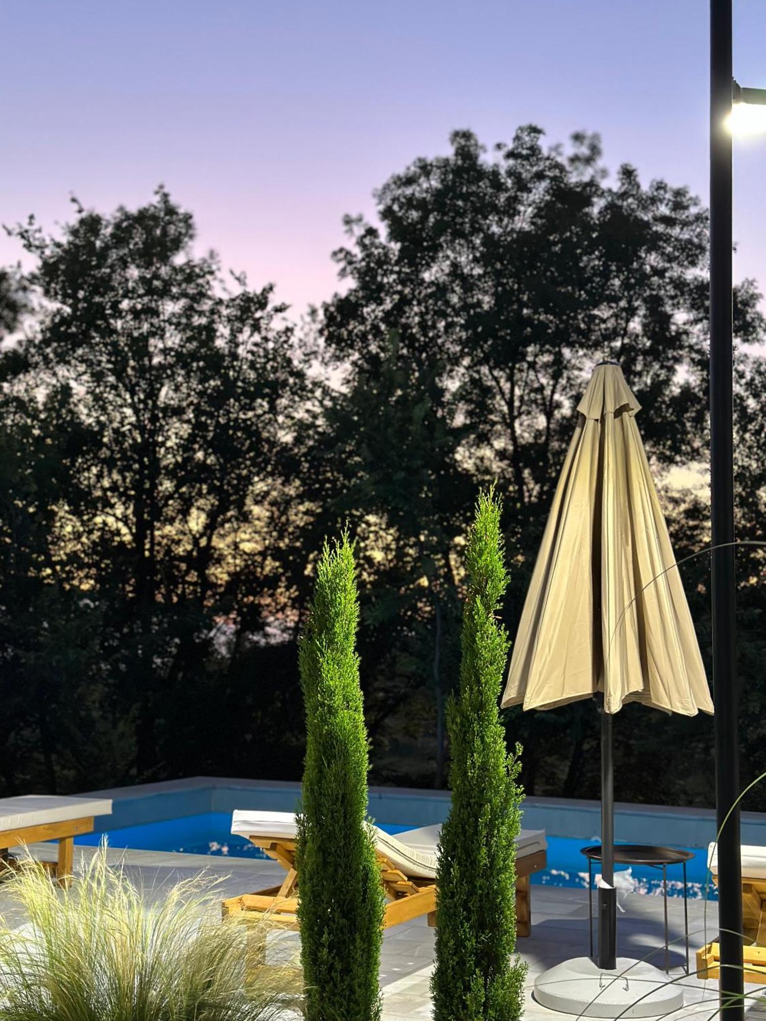 Hotel Restaurant Natyra E Qete Lezhë Dış mekan fotoğraf