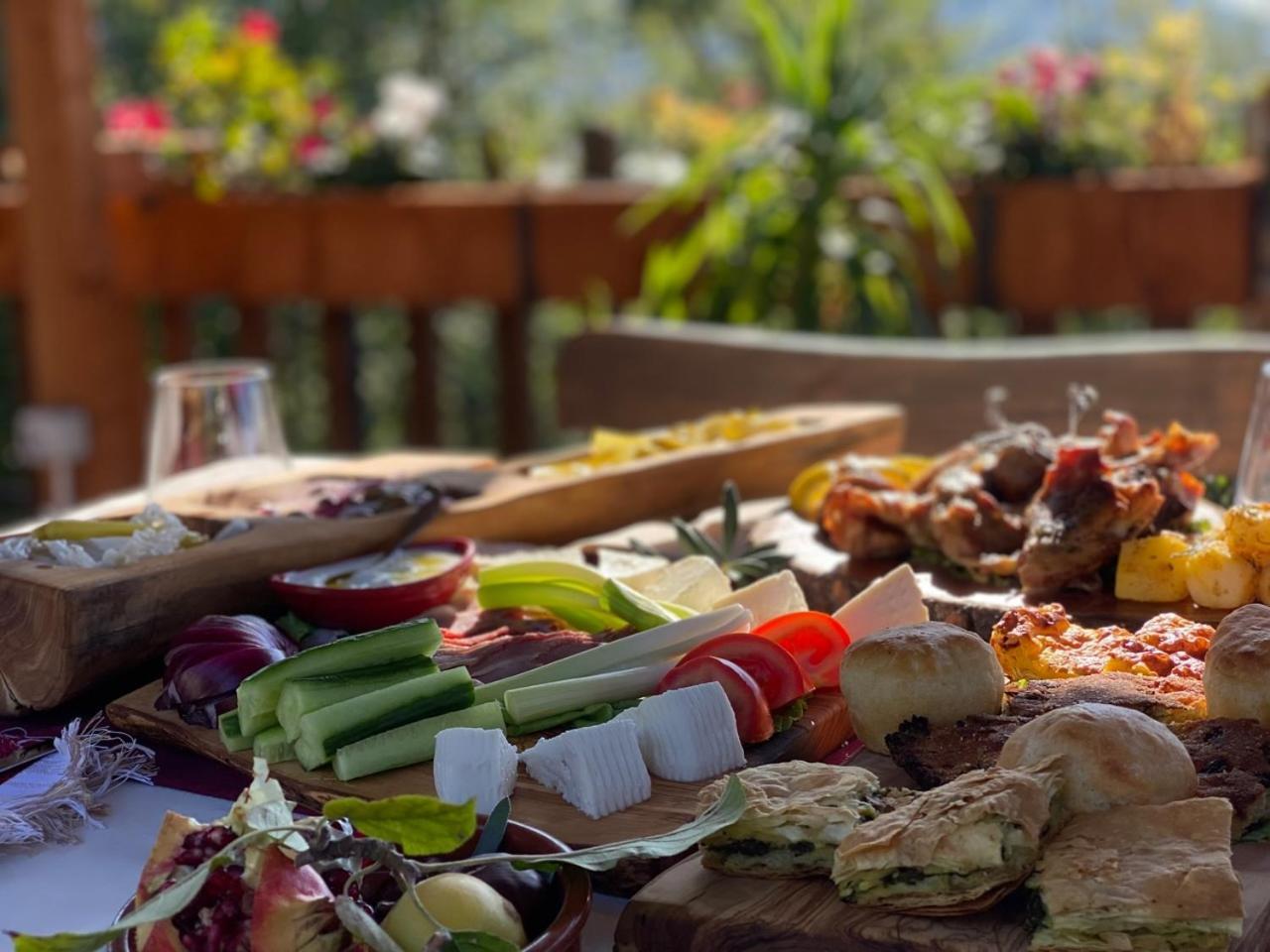 Hotel Restaurant Natyra E Qete Lezhë Dış mekan fotoğraf