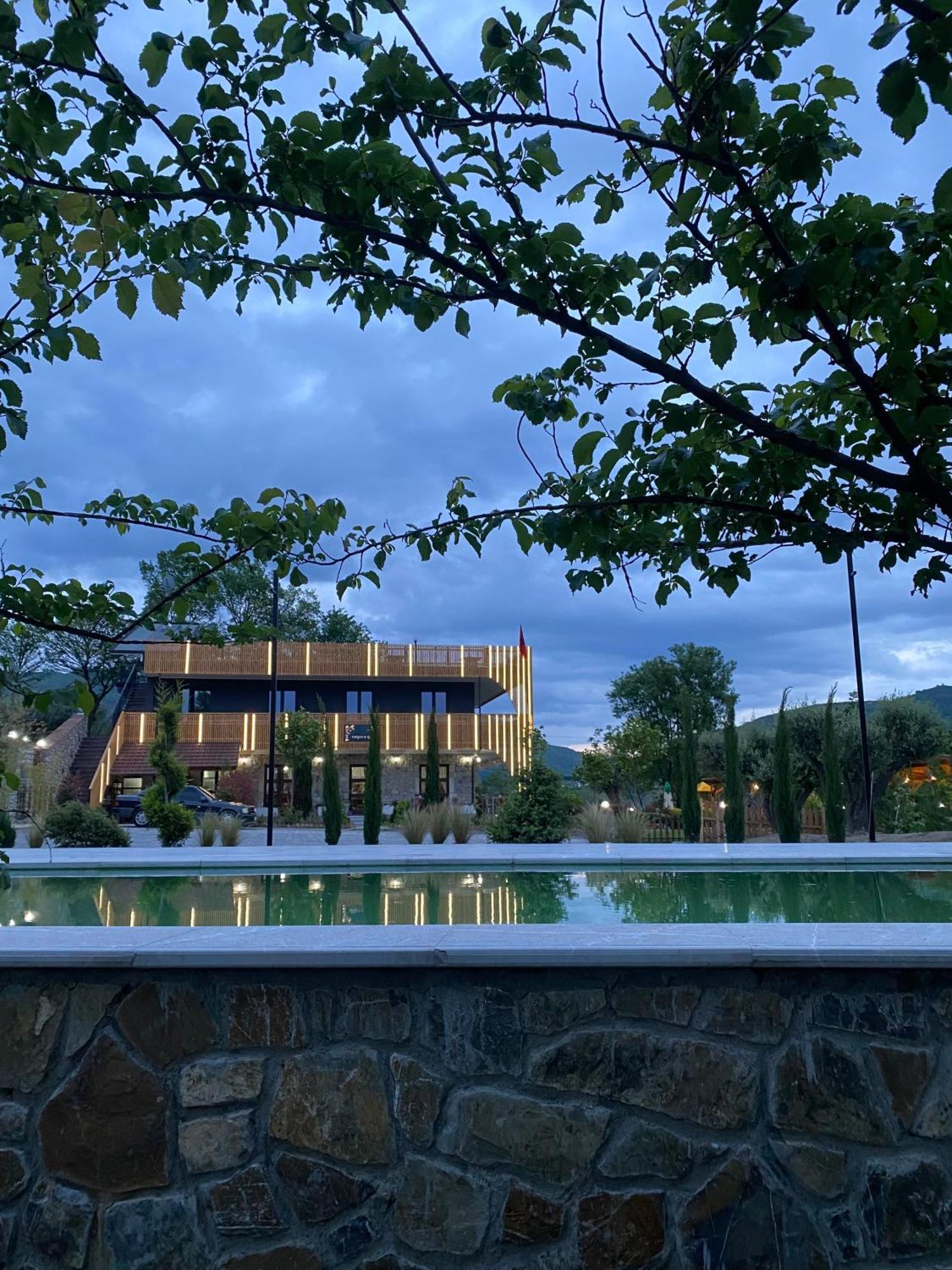Hotel Restaurant Natyra E Qete Lezhë Dış mekan fotoğraf